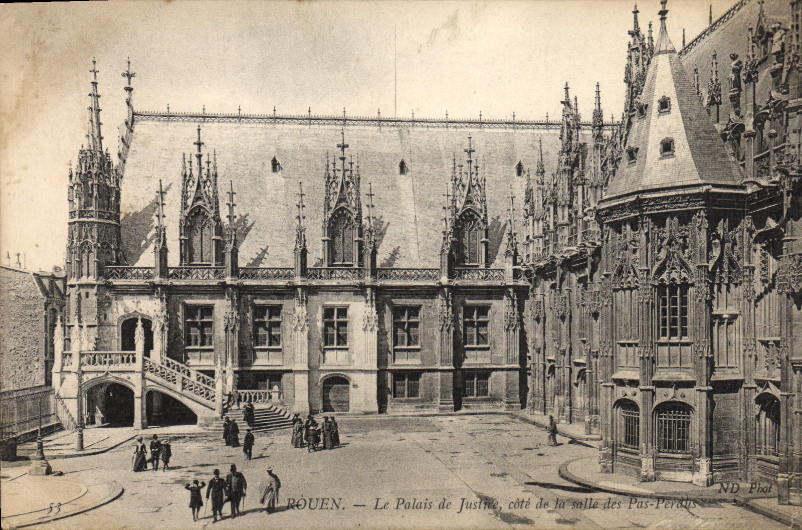 CPA Rouen Le Palais de Justice cote de la salle des Pas Perdus