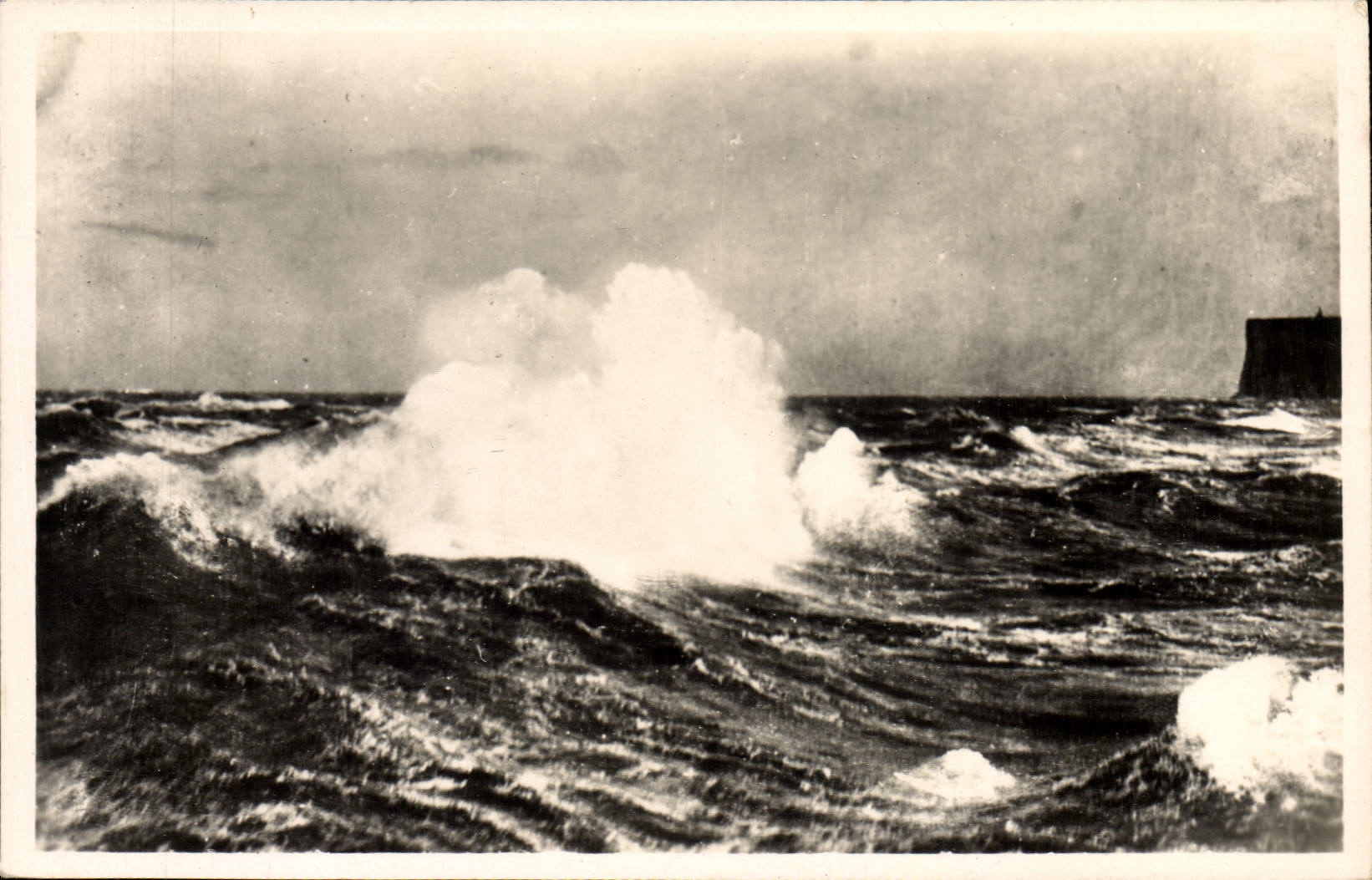VINTAGE POSTCARD Palavas Floods sea one day of heavy weather