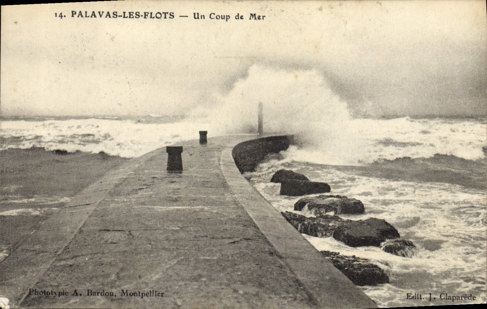 VINTAGE POSTCARD Palavas Floods a Heavy swell