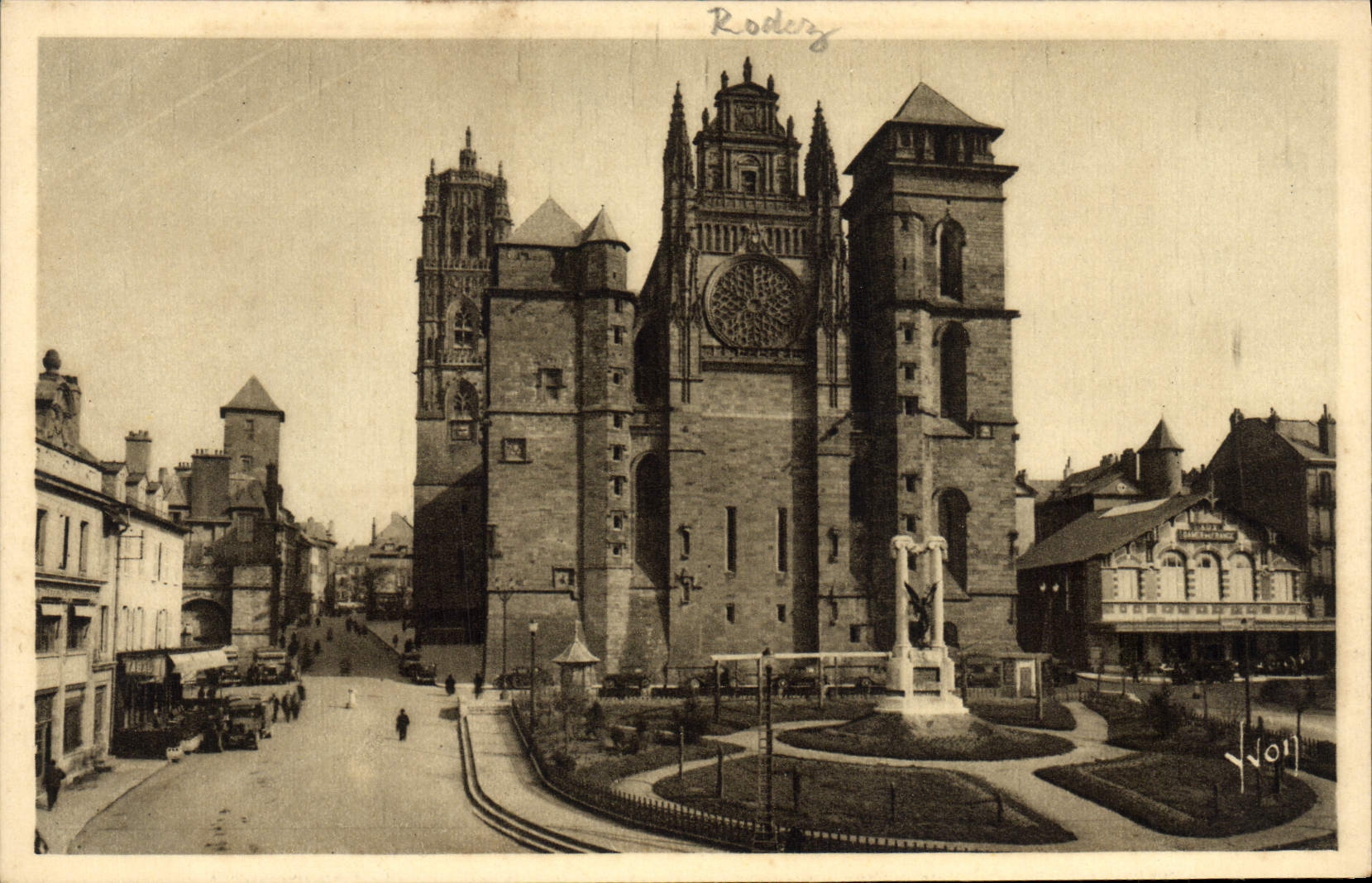 VINTAGE POSTCARD Rodez the Notre Dame Cathedral