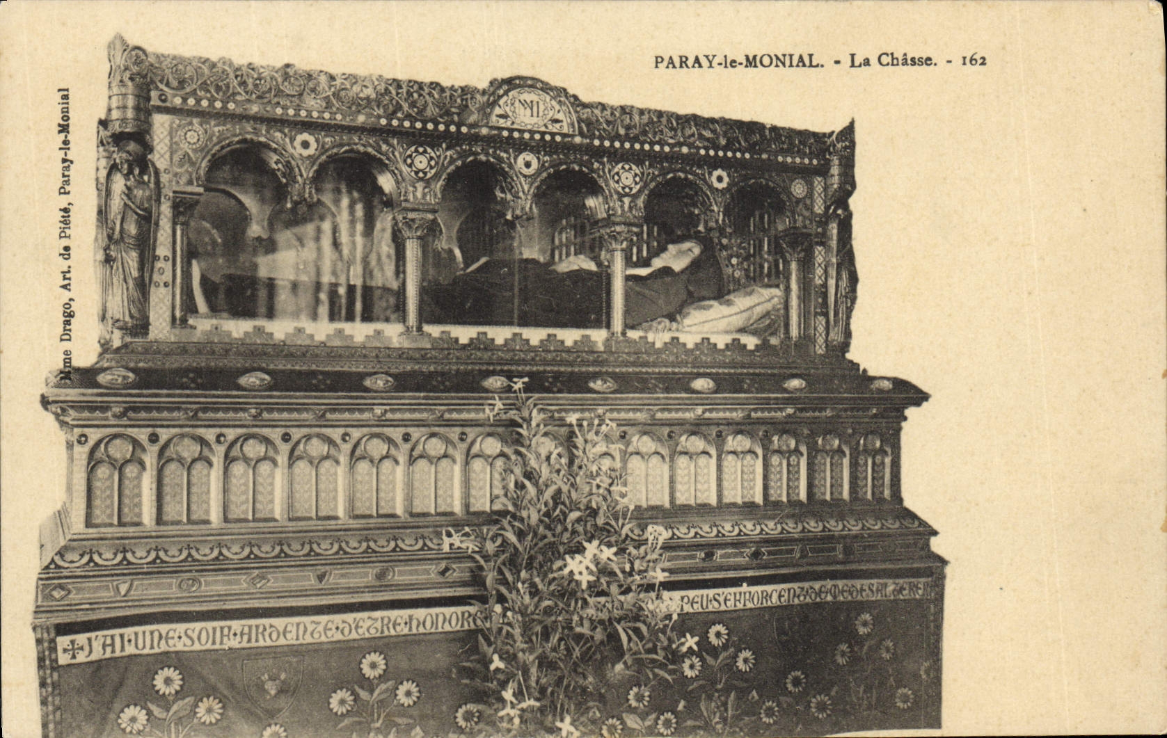VINTAGE POSTCARD Paray Monial Hunting