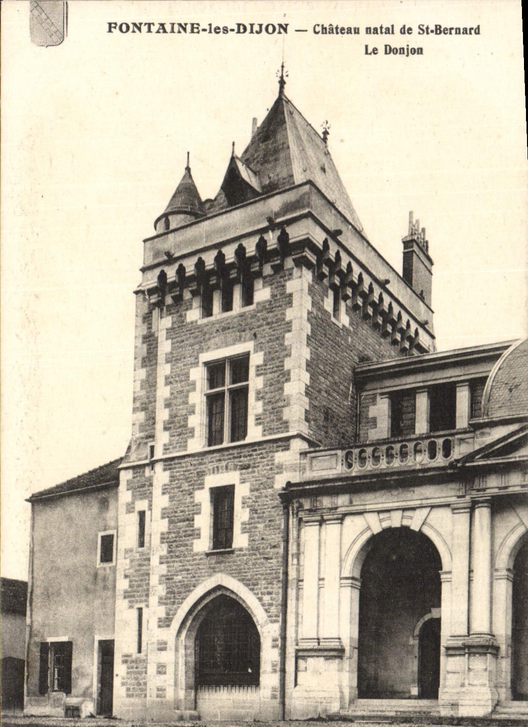 CPA Fontaine les Dijon Chateau Natal de St Bernard Le donjon