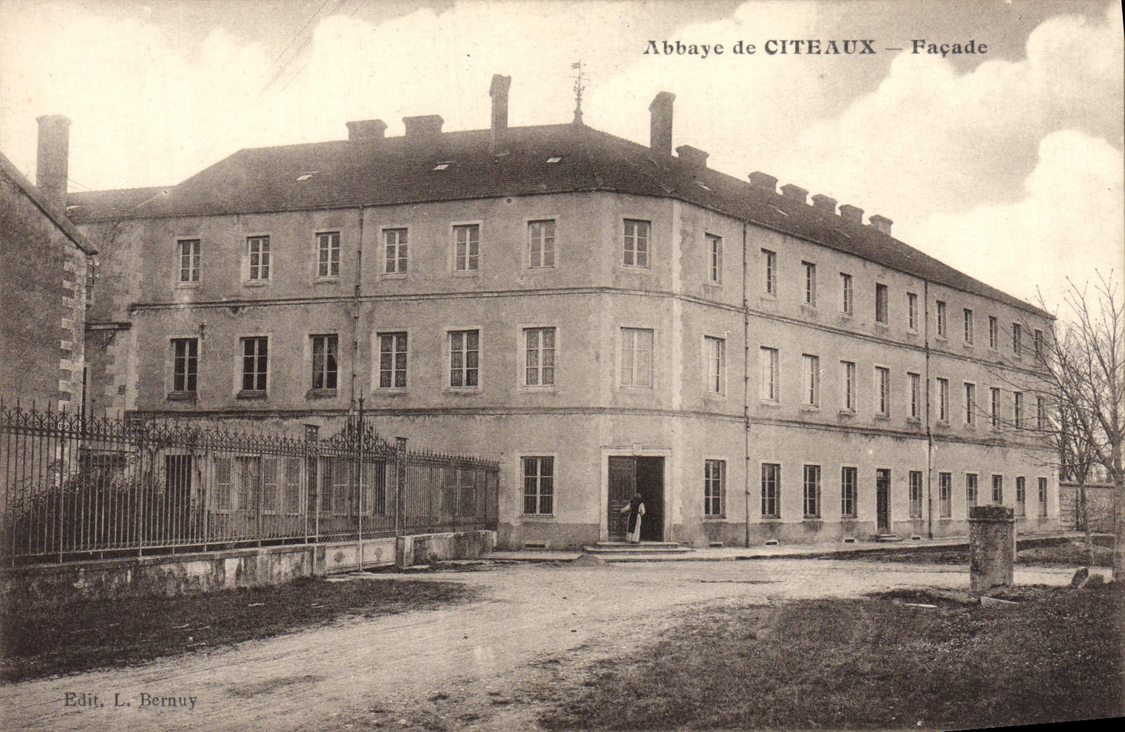 CPA Abbaye de Citeaux Facade