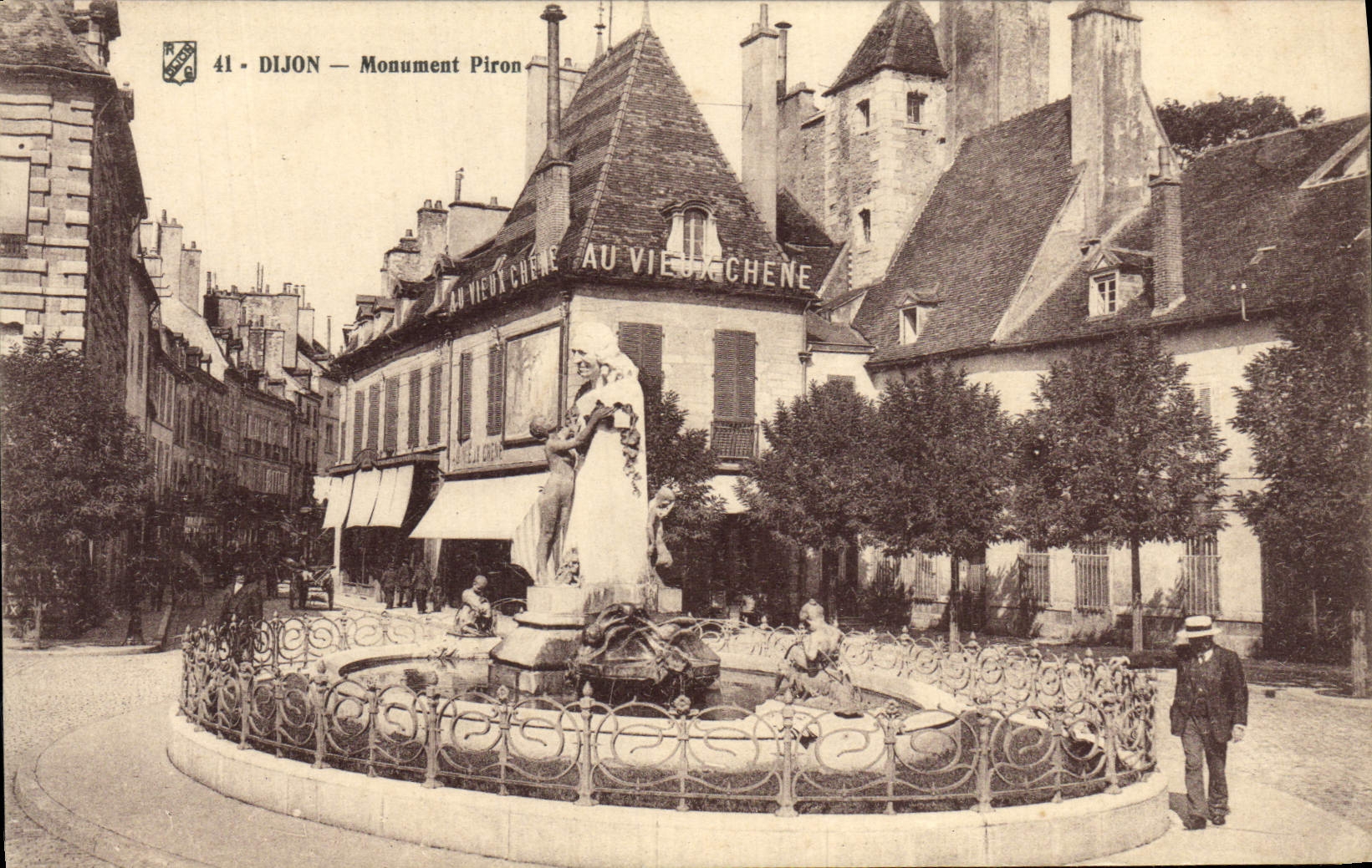 CPA Dijon Monument Piron Au vieux chene