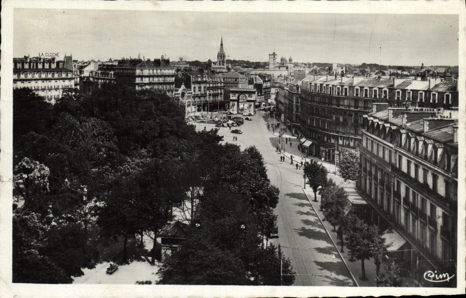 VINTAGE POSTCARD Dijon One Seen On the Place Darcy