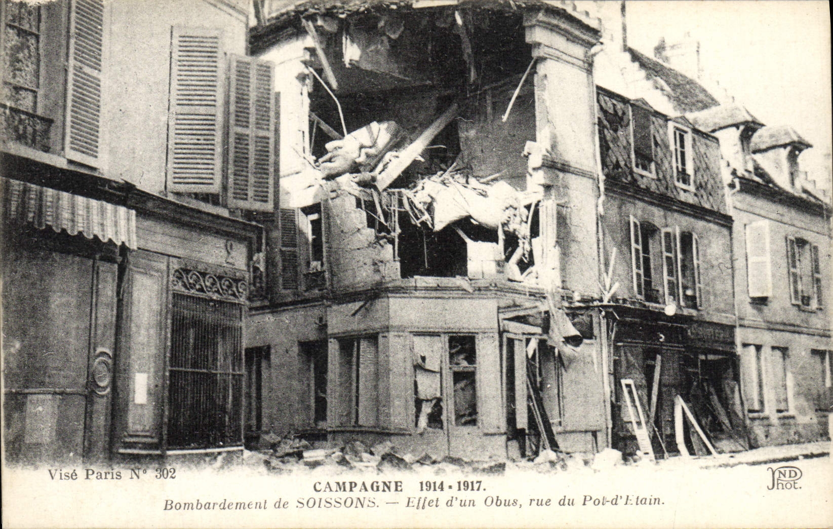 CPA Campagne Bombardement de Soissons Effet d'un obus rue du Pot d'Etain Militaria
