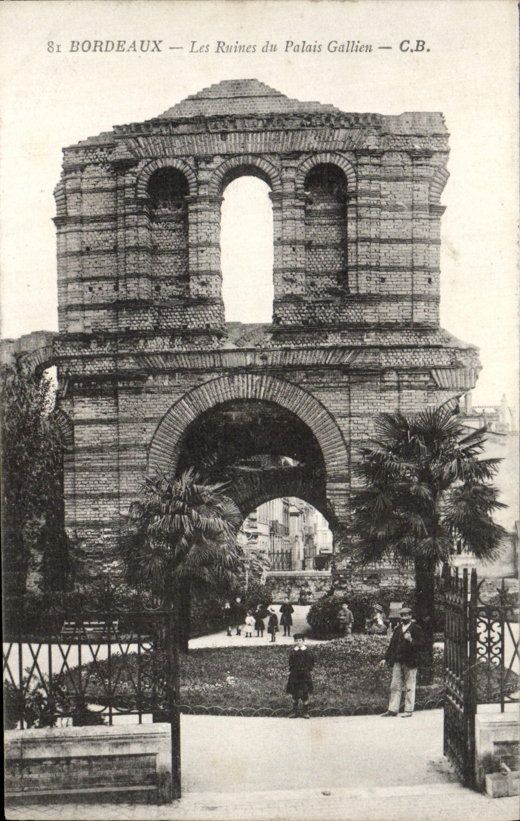 CPA Bordeaux Les Ruines du Palais Gallien