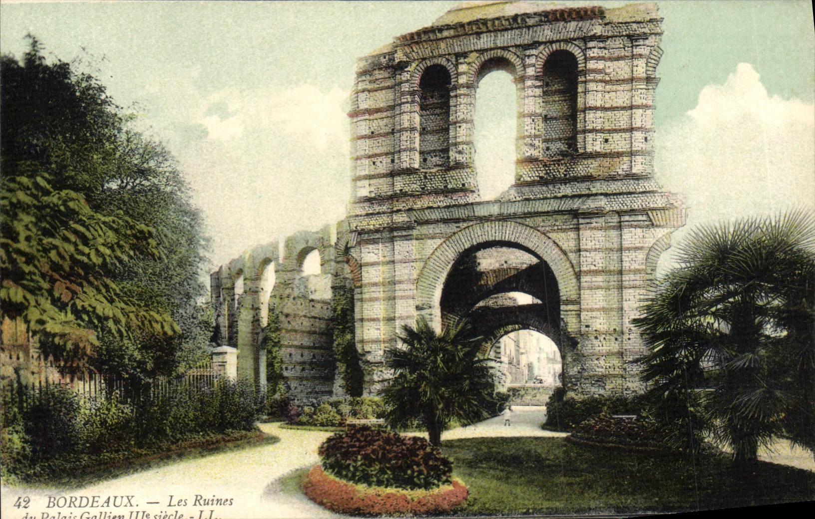 CPA Bordeaux Les Ruines du Palais Gallien