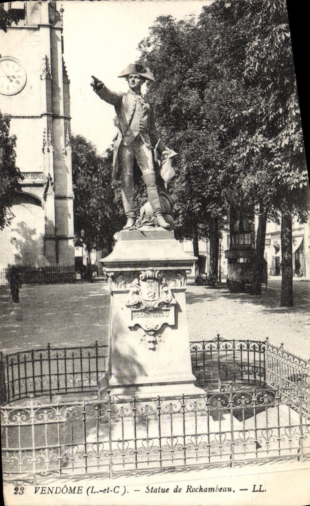 CPA Vendome Statue de Rochambeau