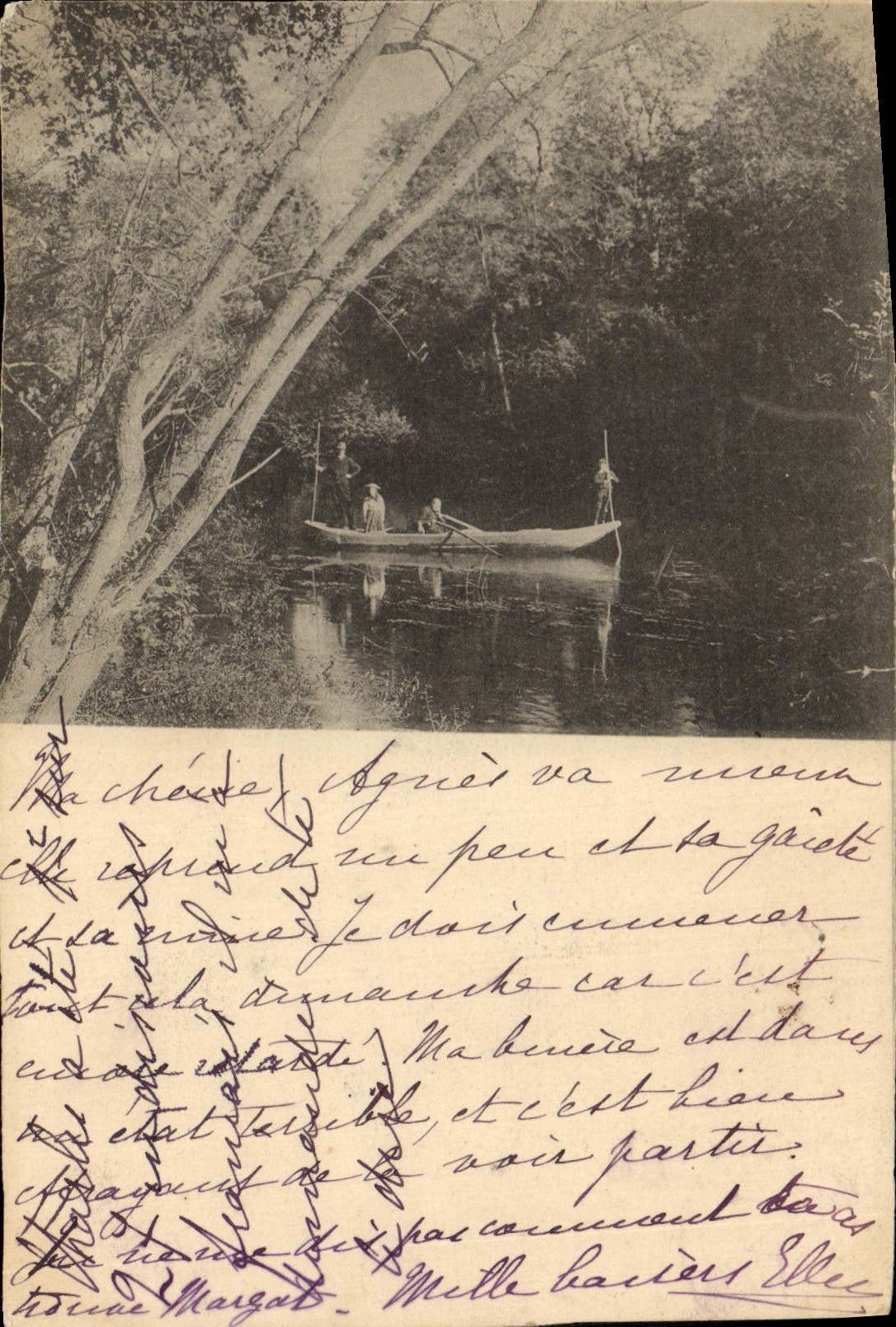 CPA Barque sur un cours d'eau