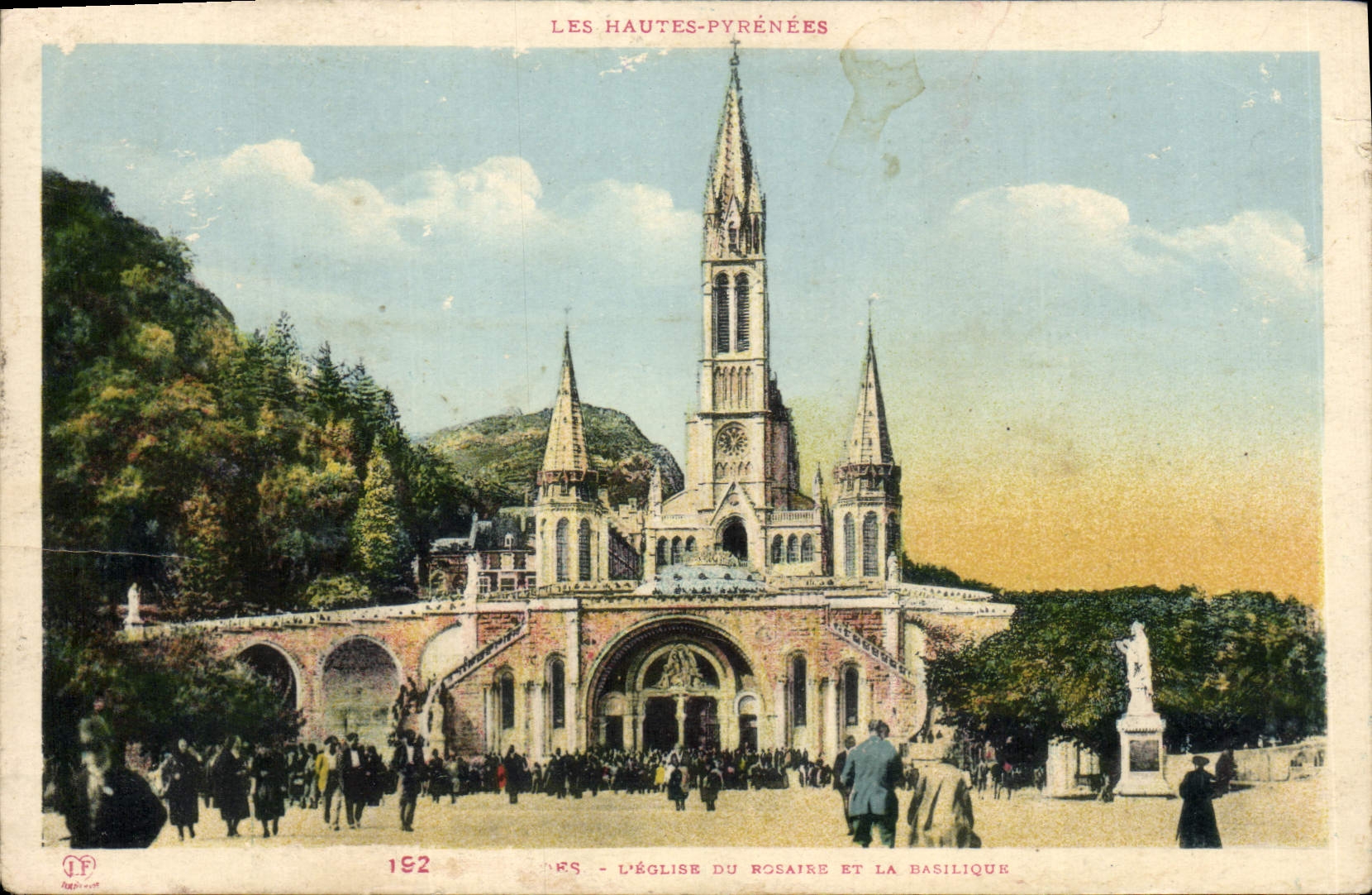 VINTAGE POSTCARD Heavy the church of the rosary and the basilica