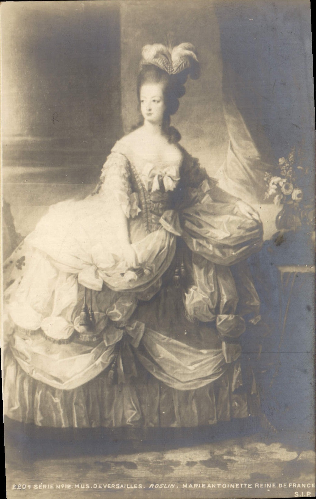 VINTAGE POSTCARD Museum Of Versailles Roslin Marie Antoinette Reine of France