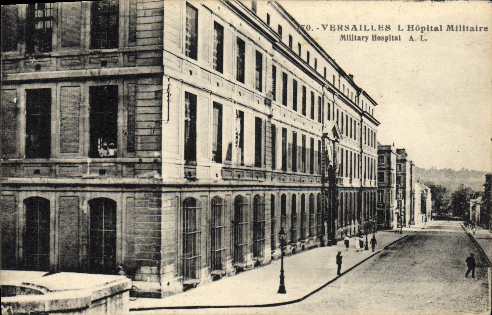 CPA Versailles L'Hopital Militaire Militaria