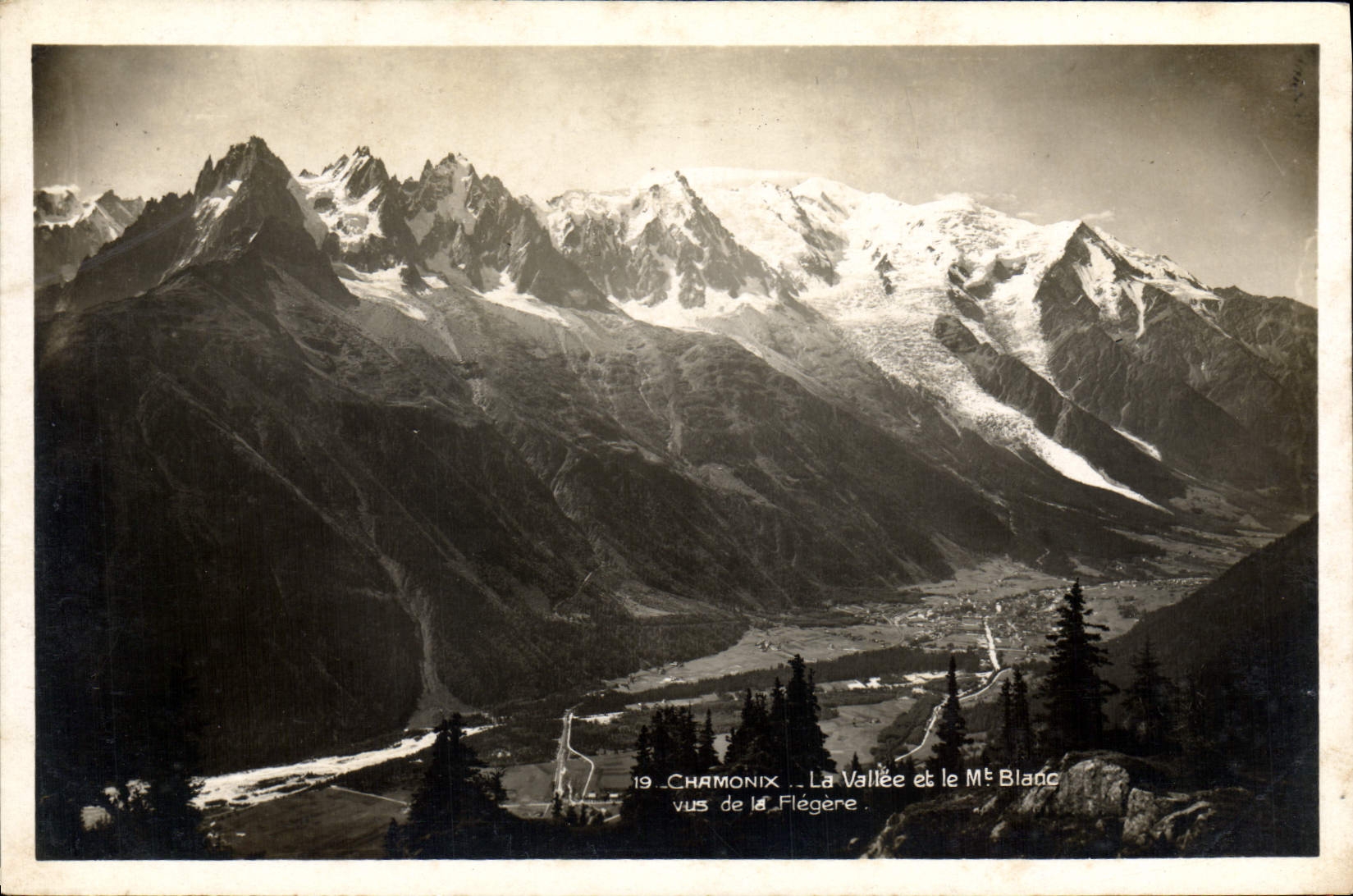 POSTAL Chamonix de la VENDIMIA el valle y la TA blanca vistos de Flegere
