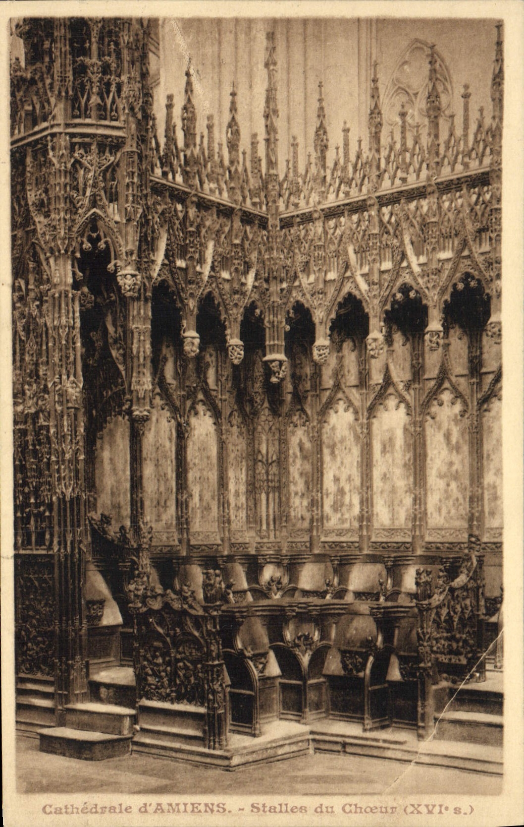 CPA Cathedrale d'Amiens Stalles du Choeur