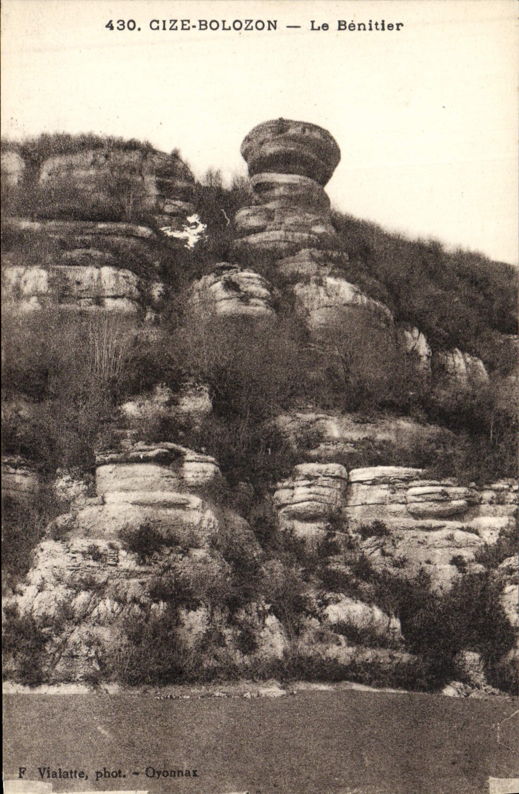 VINTAGE POSTCARD Bolozon Cize the Stoup