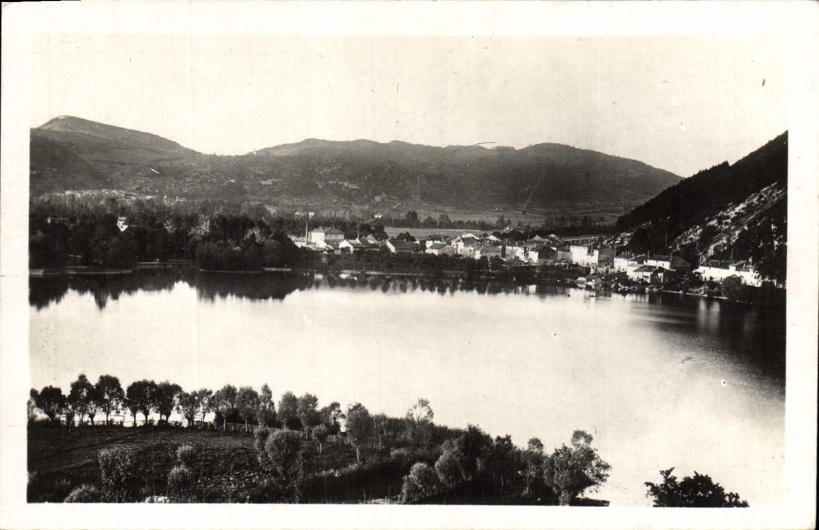 VINTAGE POSTCARD Nantua View of the Cluse and the castle