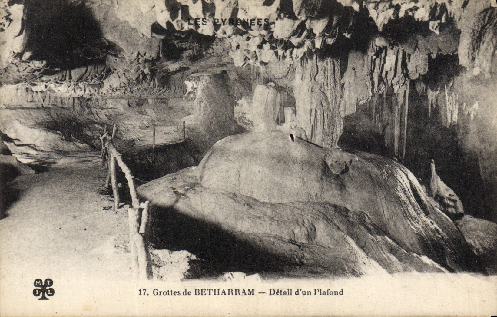 VINTAGE POSTCARD Caves of Betharram Detail of a Ceiling