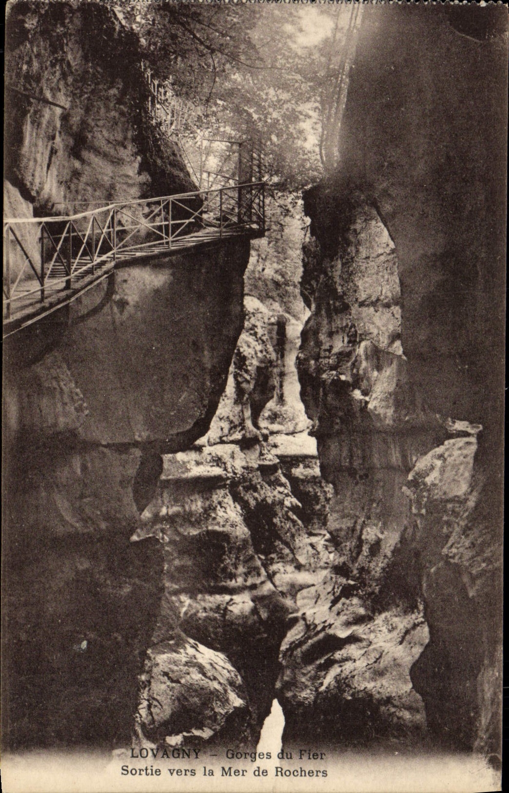 VINTAGE POSTCARD Lovagny Falls of Proud the Exit towards the sea of rocks