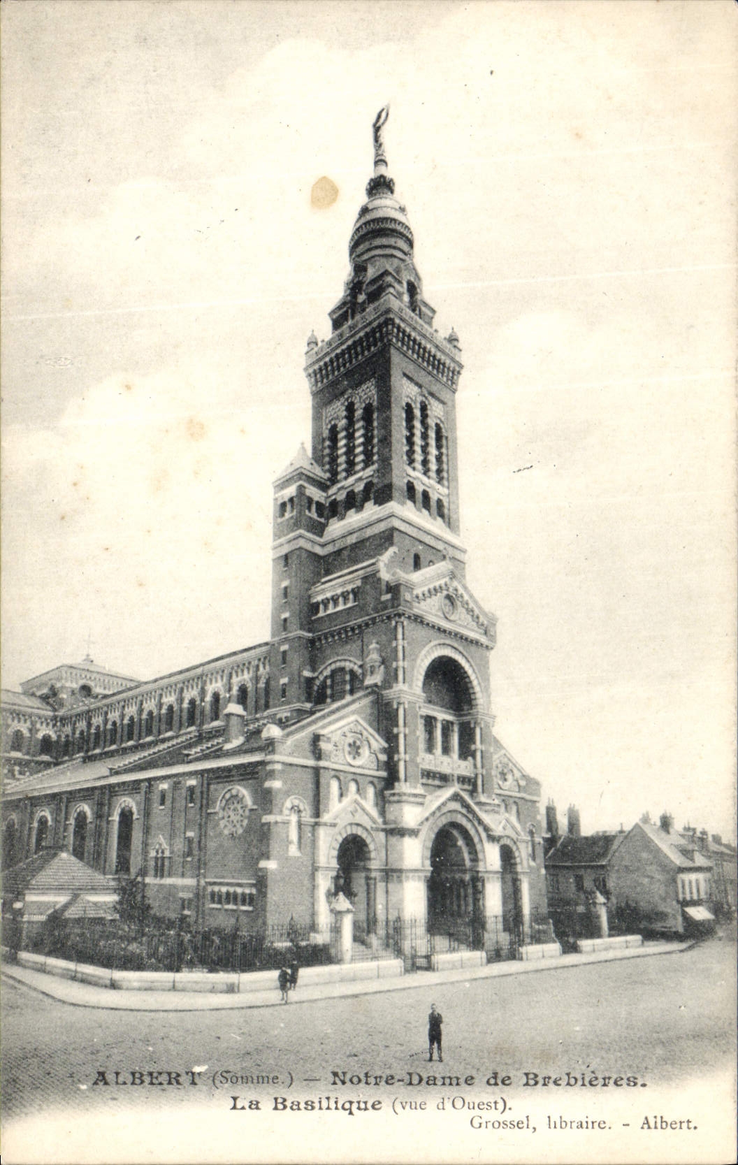 VINTAGE POSTCARD Albert Notre Dame de Brebieres the basilica