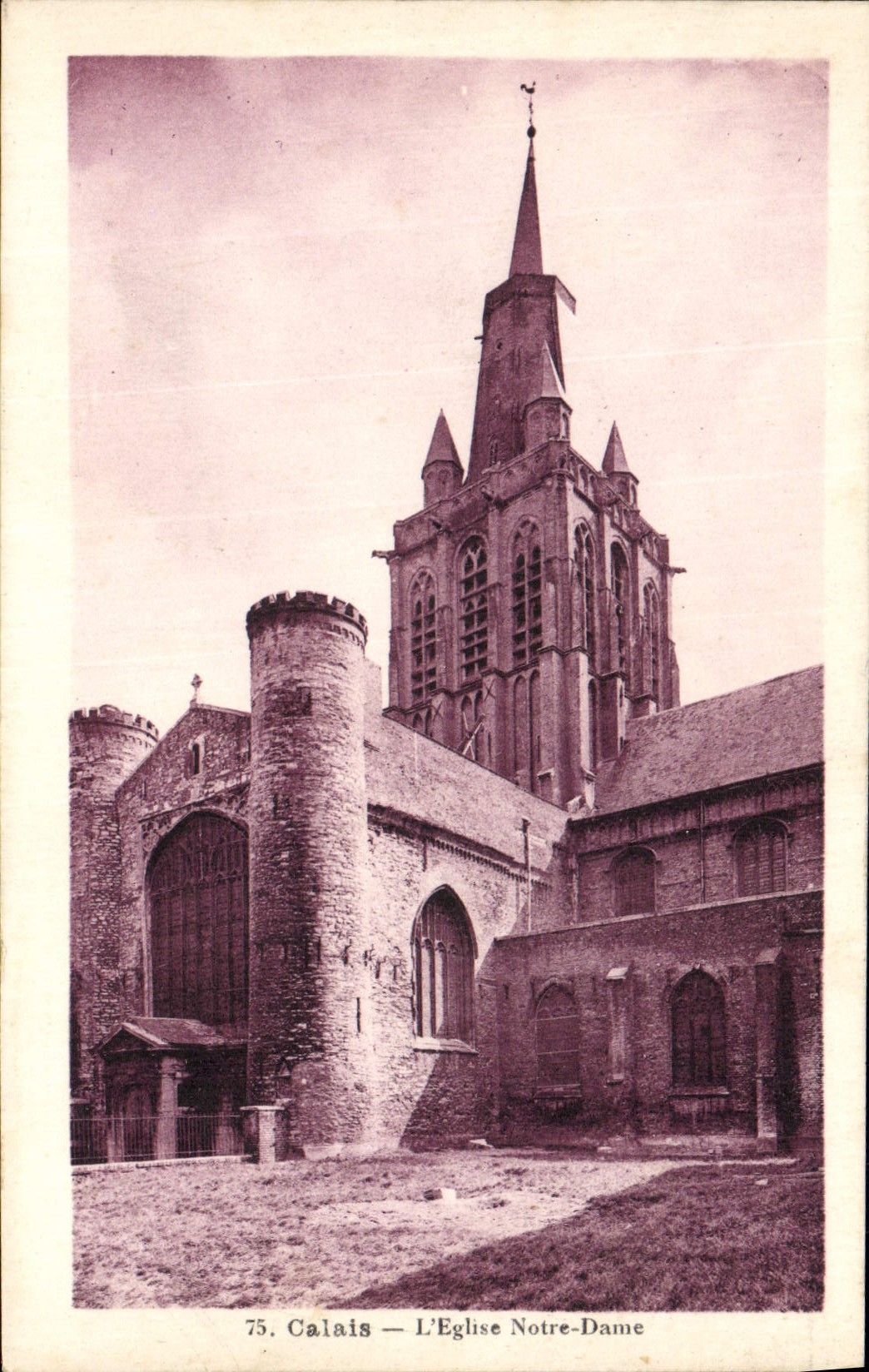 VINTAGE POSTCARD Calais the Notre Dame Church