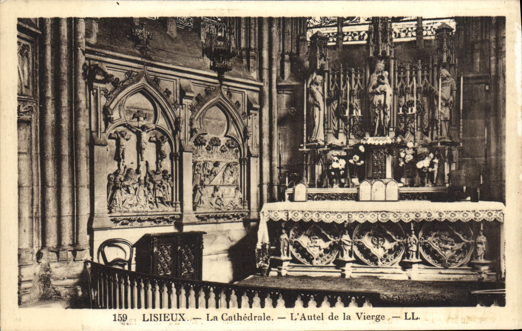 CPA Lisieux La Cathedrale L'Autel de la Vierge