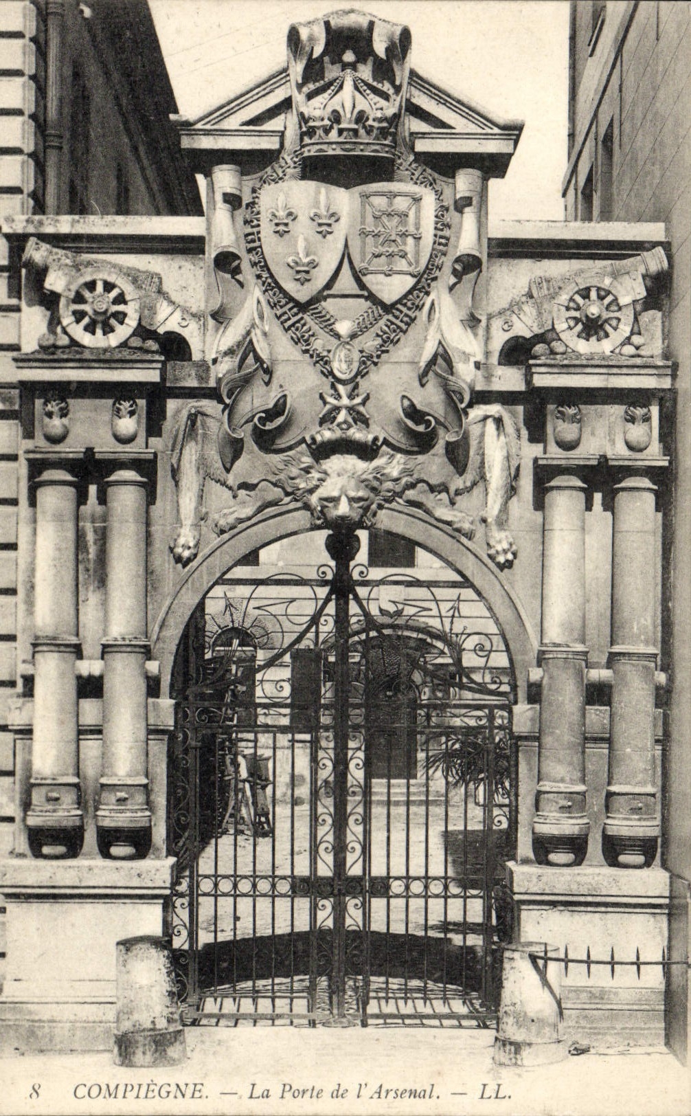 POSTAL Compiegne de la VENDIMIA la puerta del arsenal