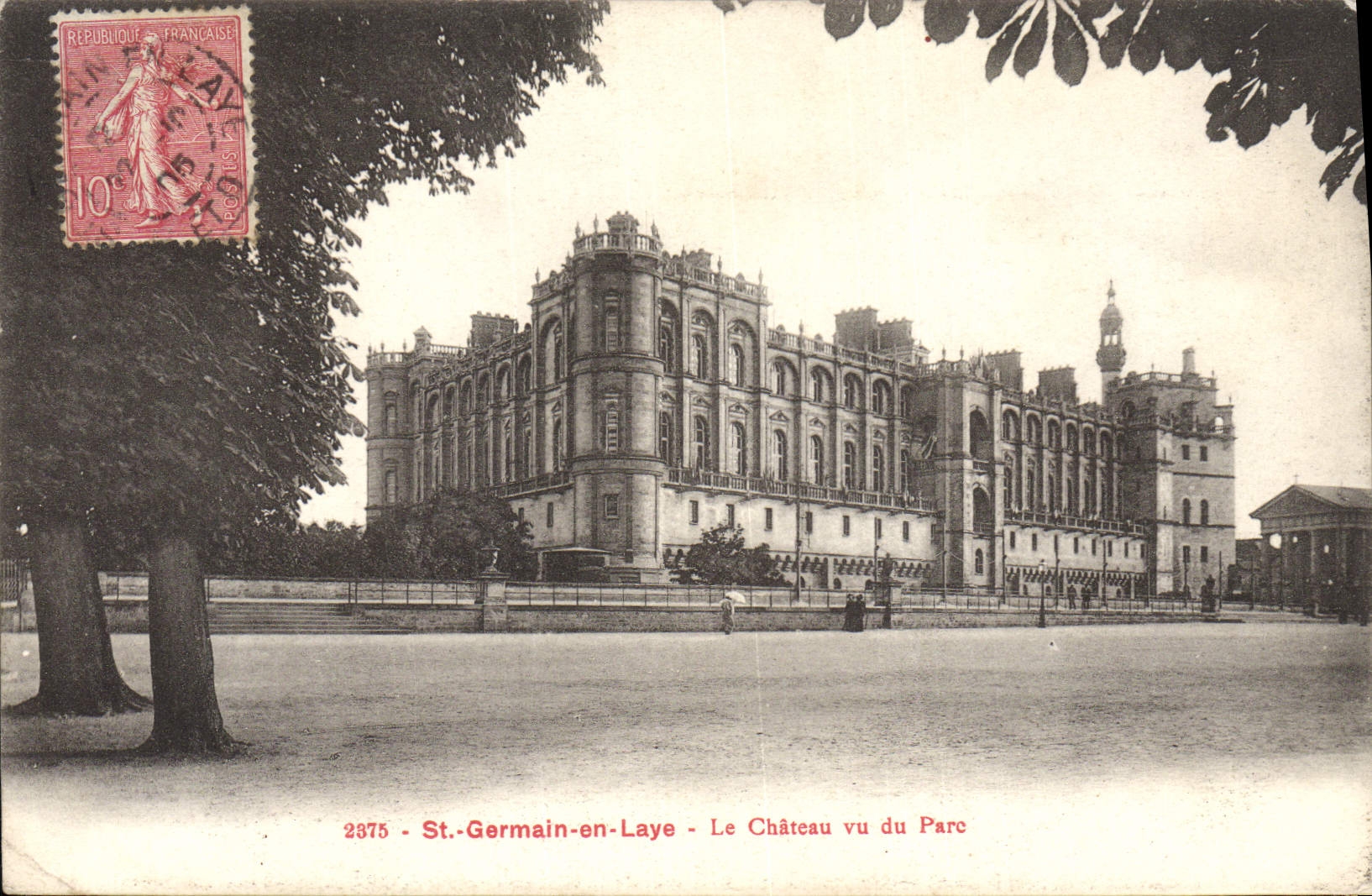 VINTAGE POSTCARD Saint Germain in Bush hammer the Castle seen of the Park