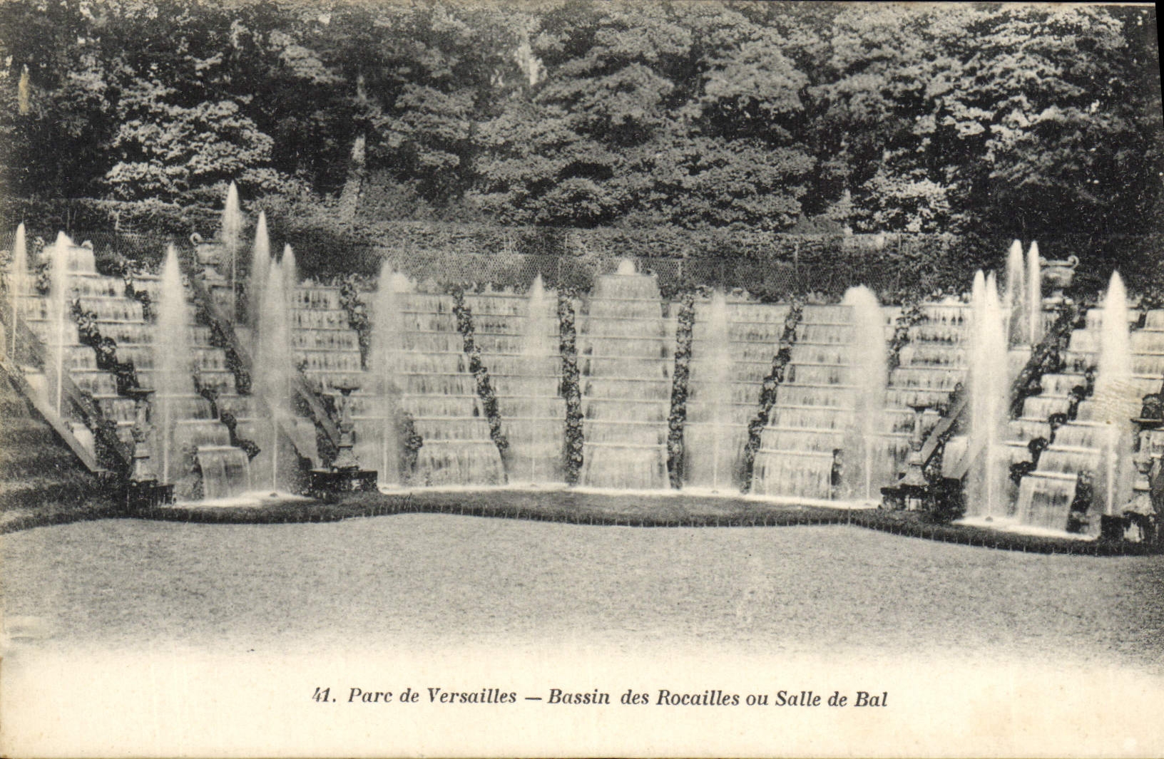 CPA Parc de Versailles Bassin des Rocailles ou Salle de Bal