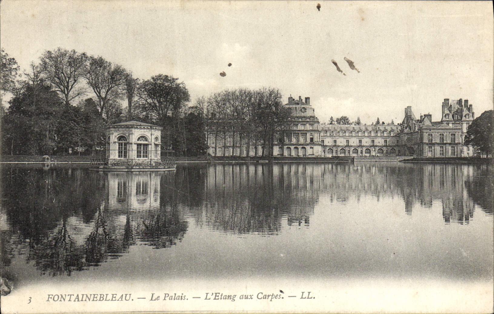 CPA Fontainebleau Le Palais L'Etang aux Carpes