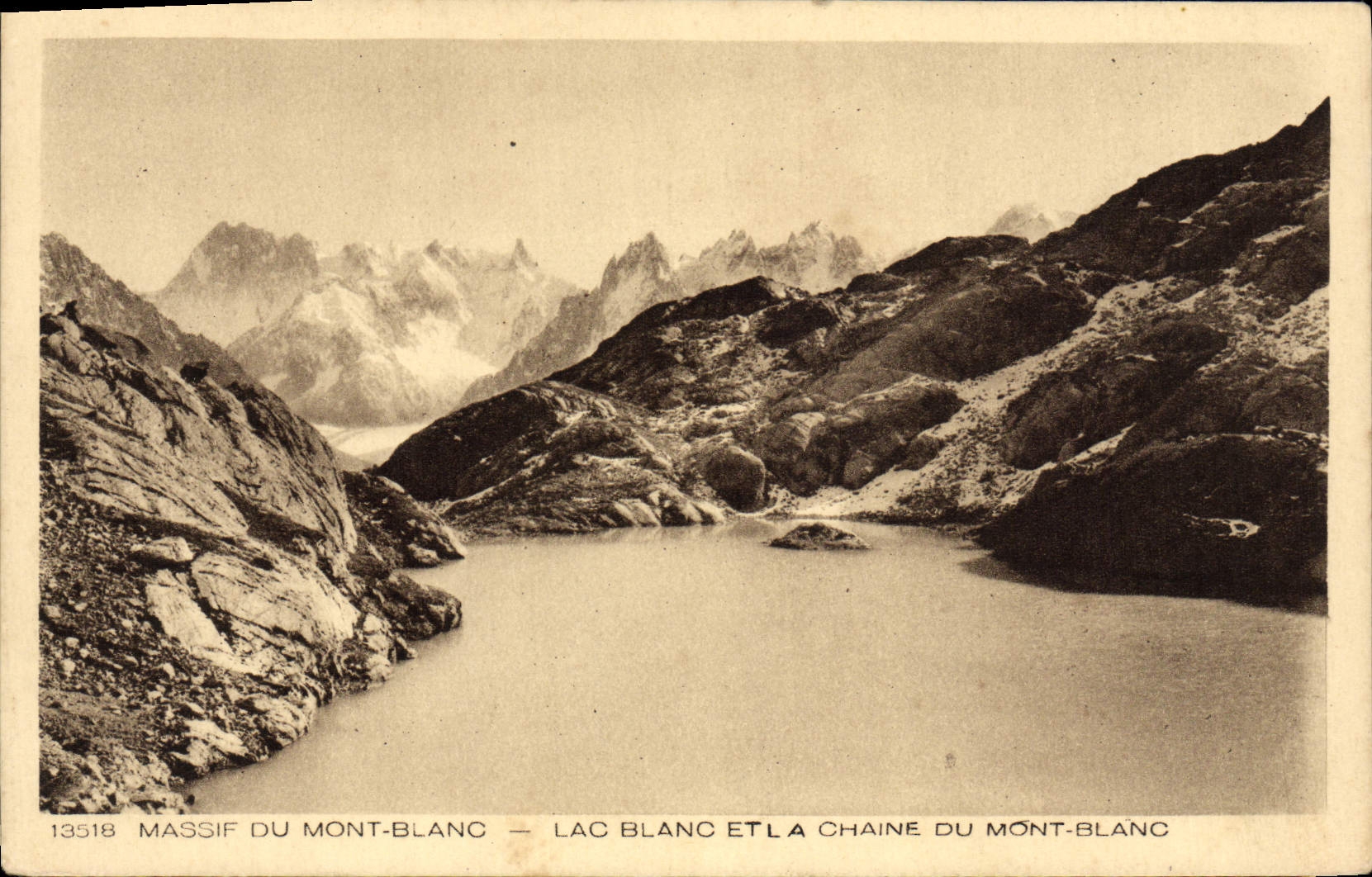 POSTAL de la VENDIMIA masiva del lago blanco mont Blanc y la cadena de Mont Blanc