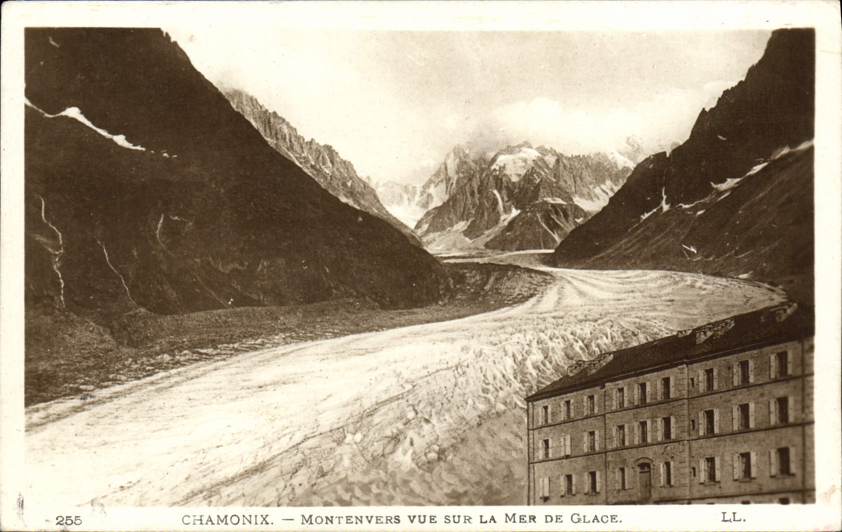 CPA Chamonix Montenvers Vue sur la mer de Glace