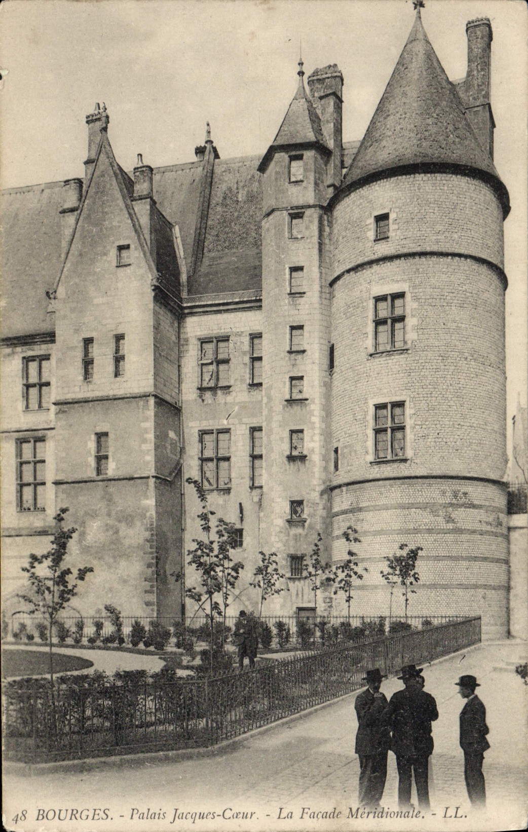 Corazón de Jacques del paladar de Bourges de la POSTAL de la VENDIMIA el ataque frontal más situado más al sur