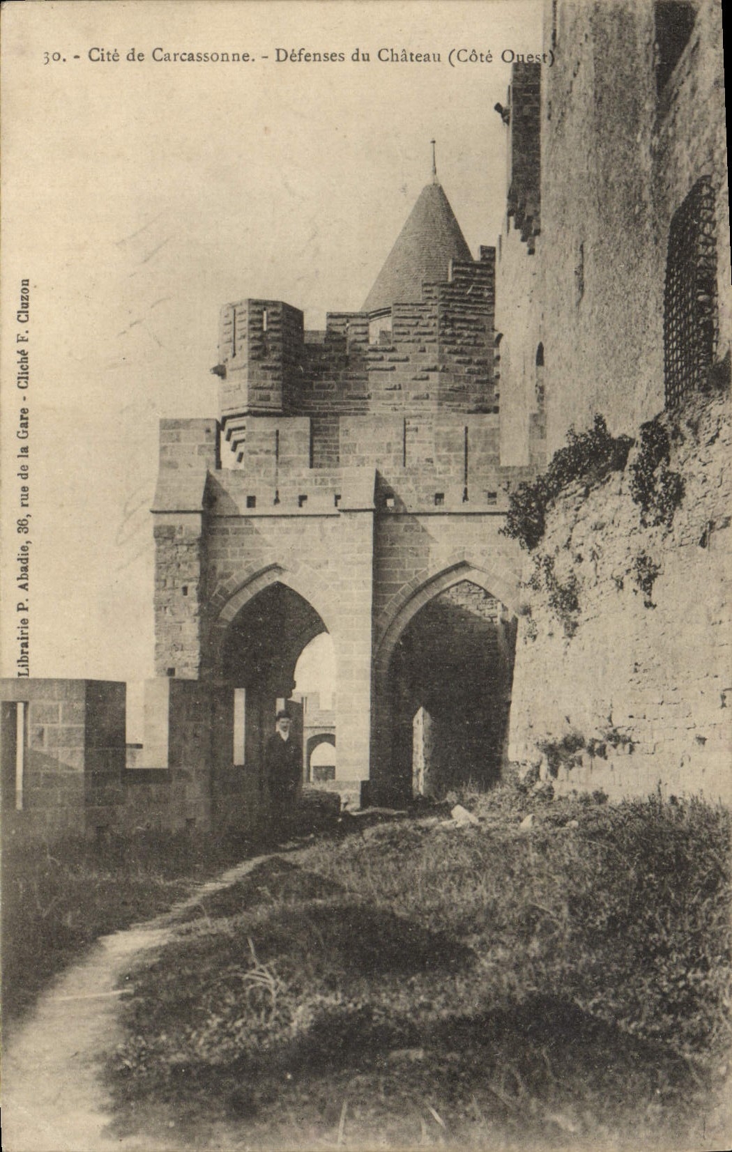 POSTAL ISCED de la VENDIMIA de las defensas de Carcasona del castillo