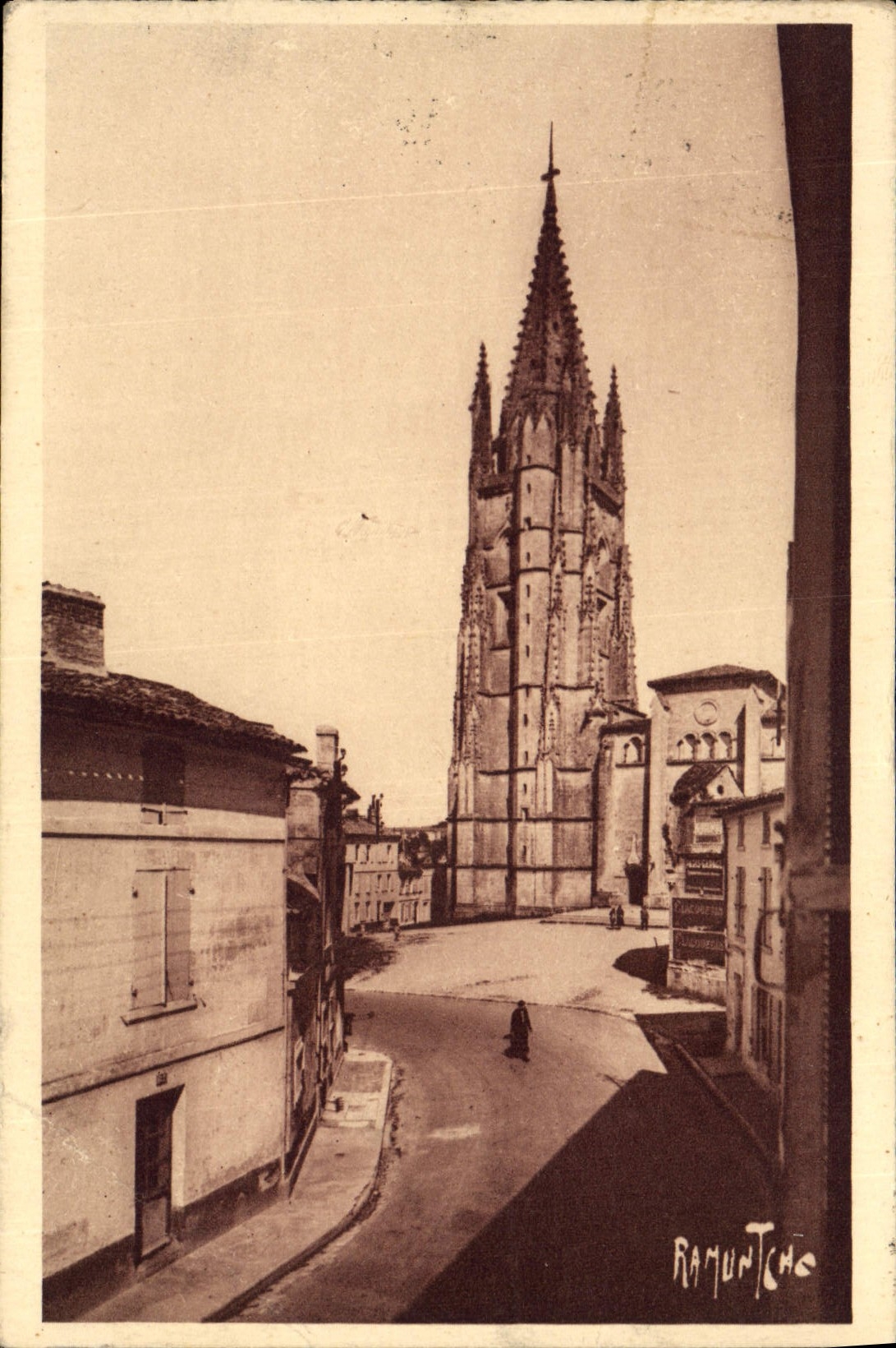 VINTAGE POSTCARD Holy Bell-tower Eutrope Saintes