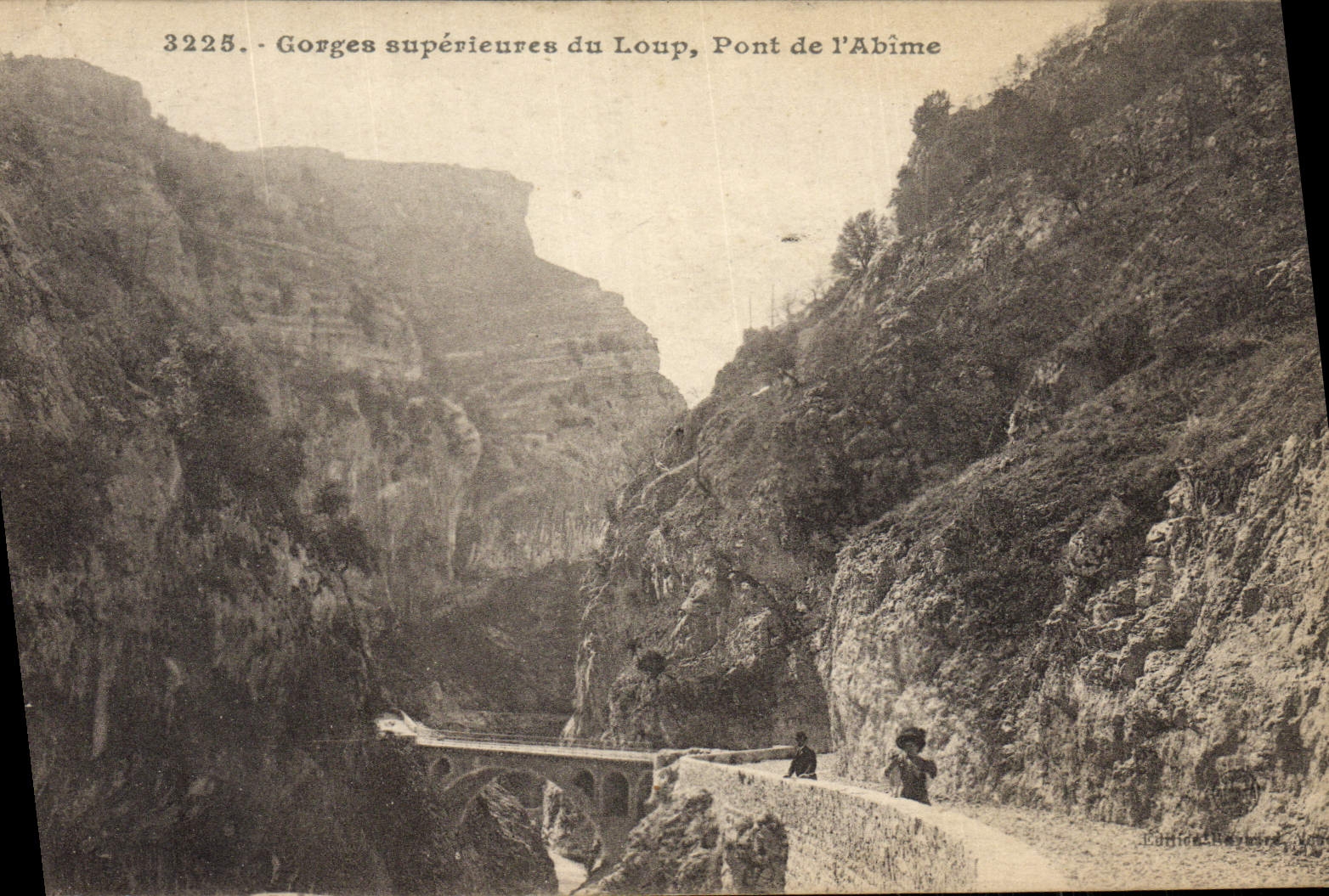 VINTAGE POSTCARD higher Falls of the Wolf Bridge of the Abyss