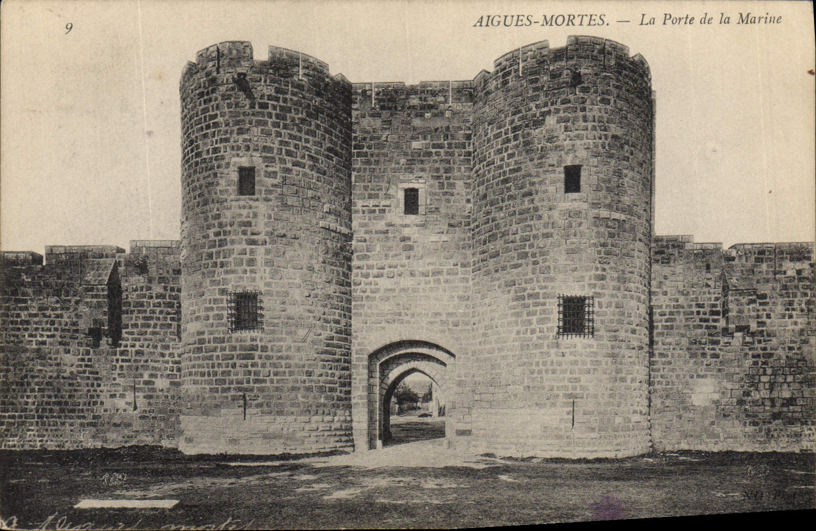 CPA Aigues Mortes La Porte de la Marine