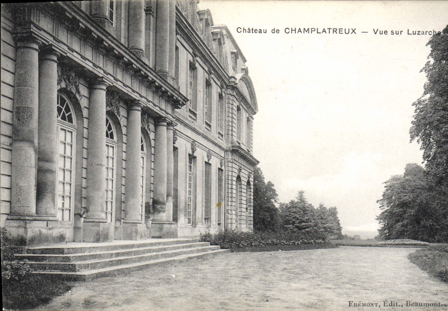 CPA Chateau de Champlatreux Vue sur Luzarche