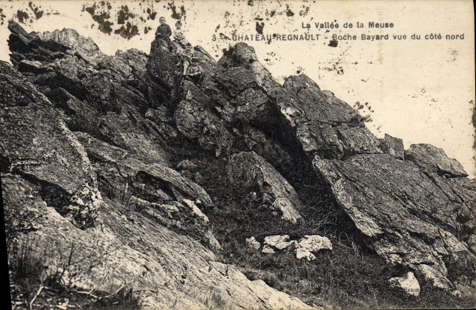 VINTAGE POSTCARD Castle Regnault Bayard Rock Seen of the Northern Dimension