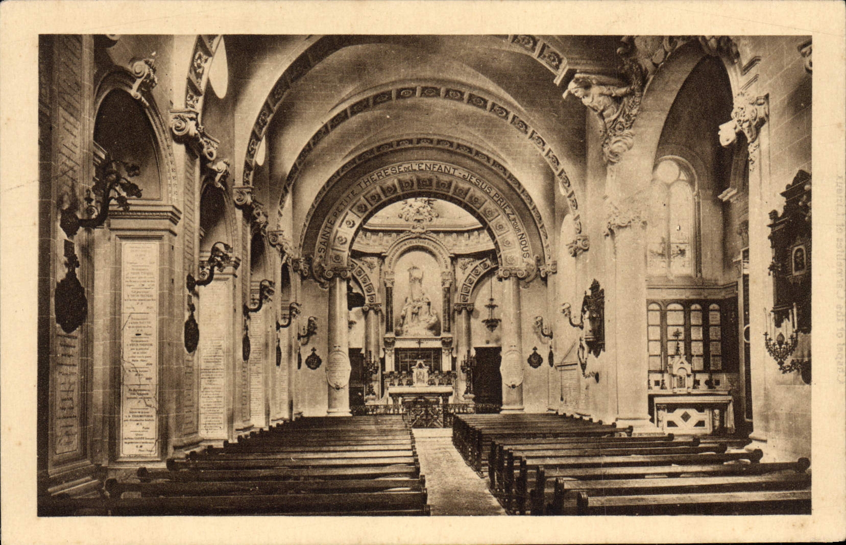 CPA La Chapelle des Carmelites de Lisieux