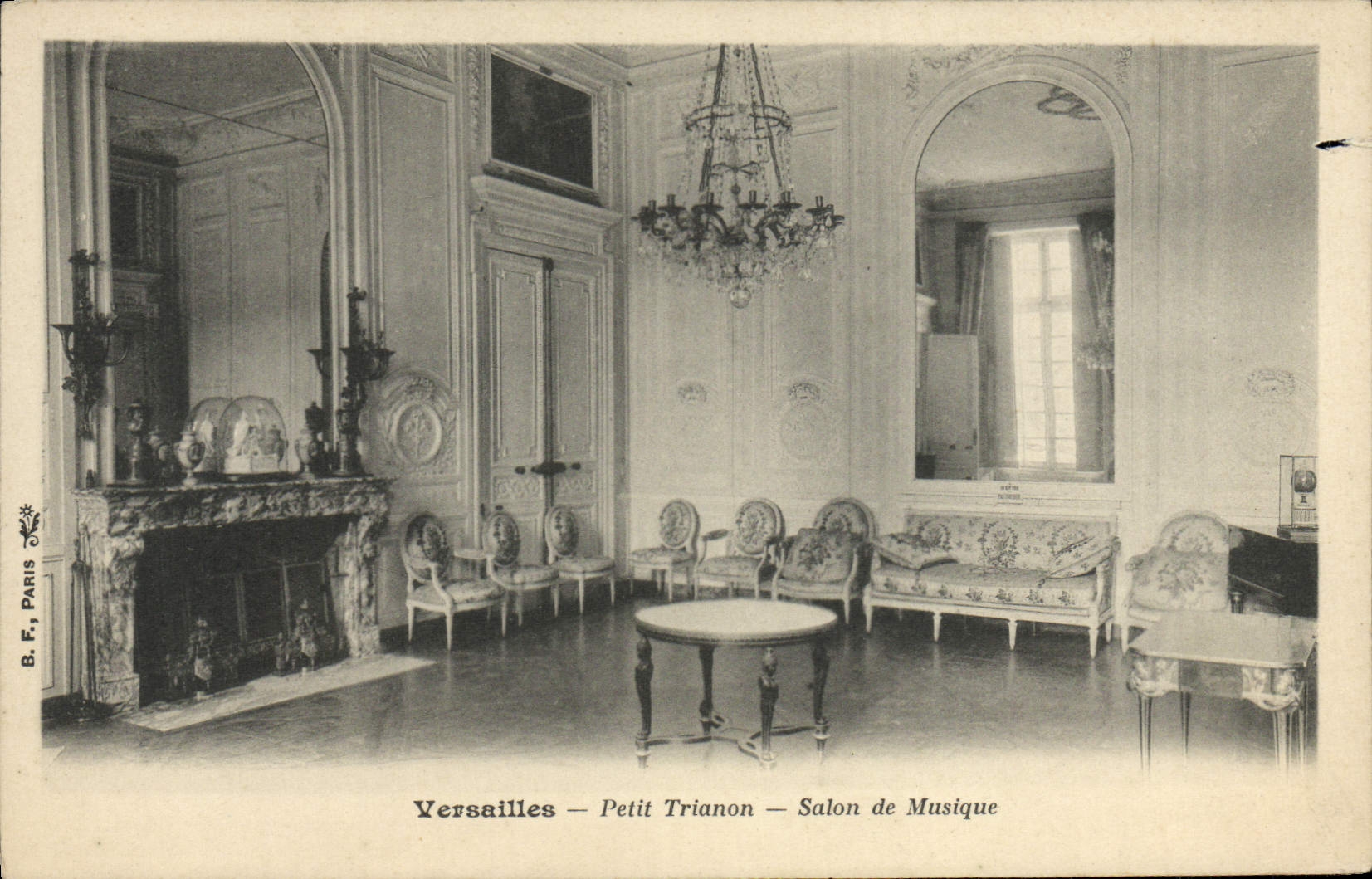 CPA Versailles Petit Trianon Salon de Musique