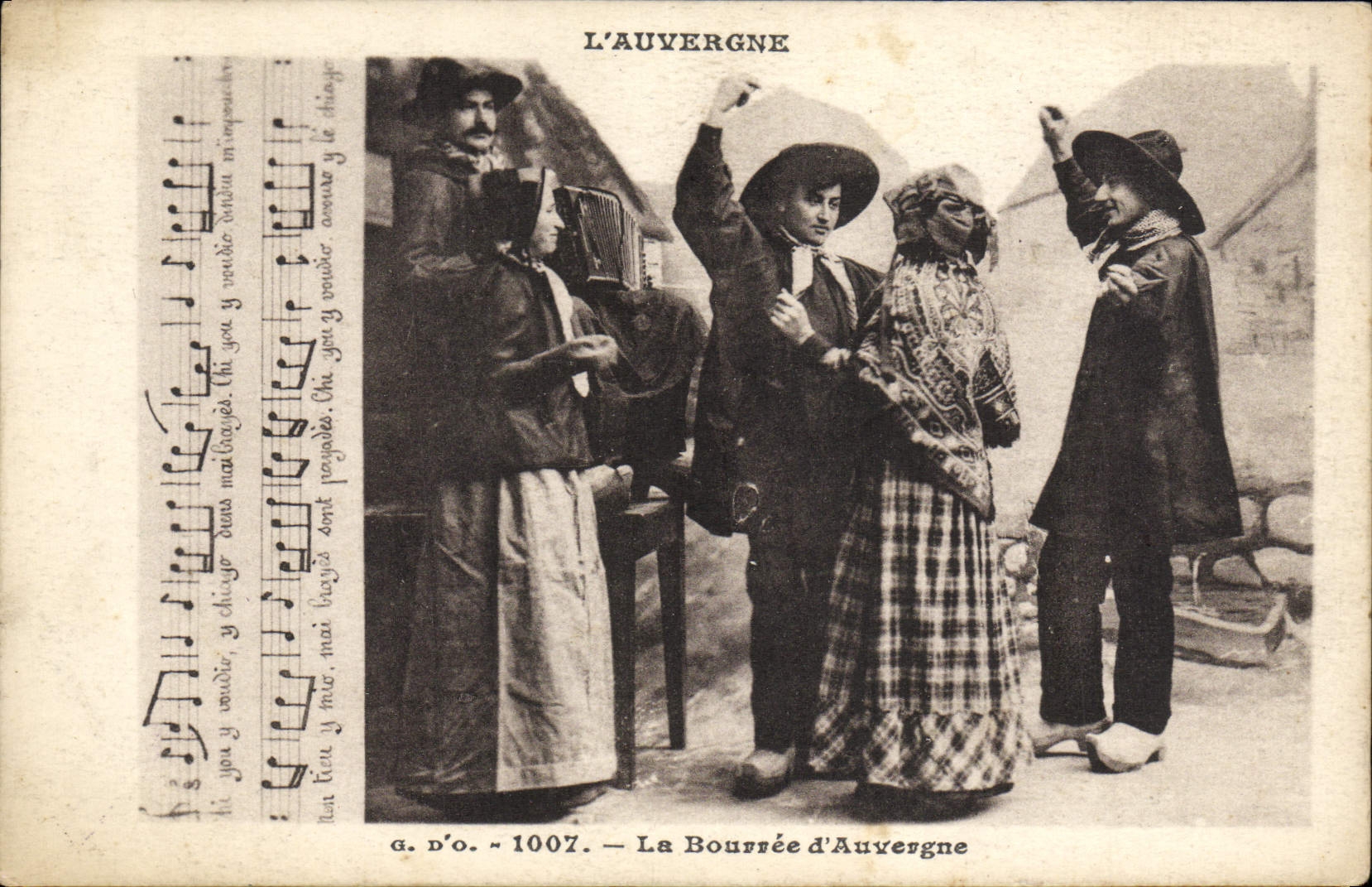 CPA L'Auvergne La Bourree d'Auvergne Folklore