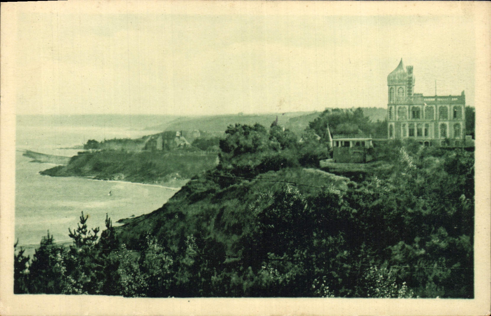 POSTAL Quay santo de la VENDIMIA visto en Portrieux y dimensiones de las vertientes del ganado tomadas del semáforo