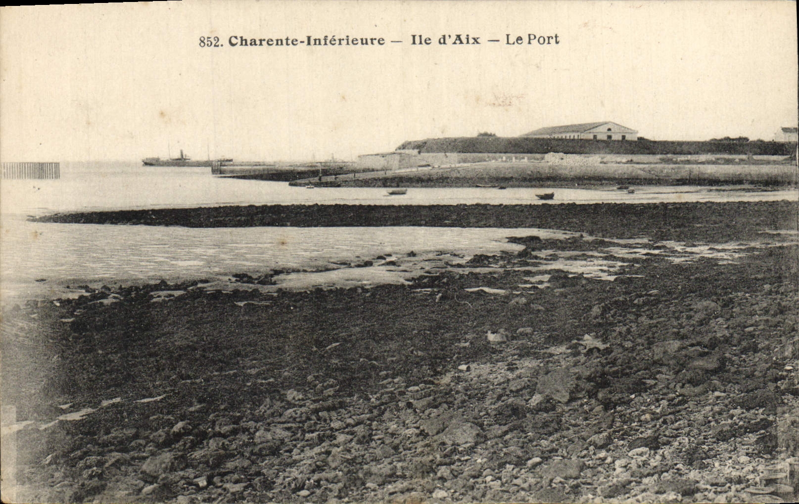 VINTAGE POSTCARD Lower Charente Island of Aix the Port