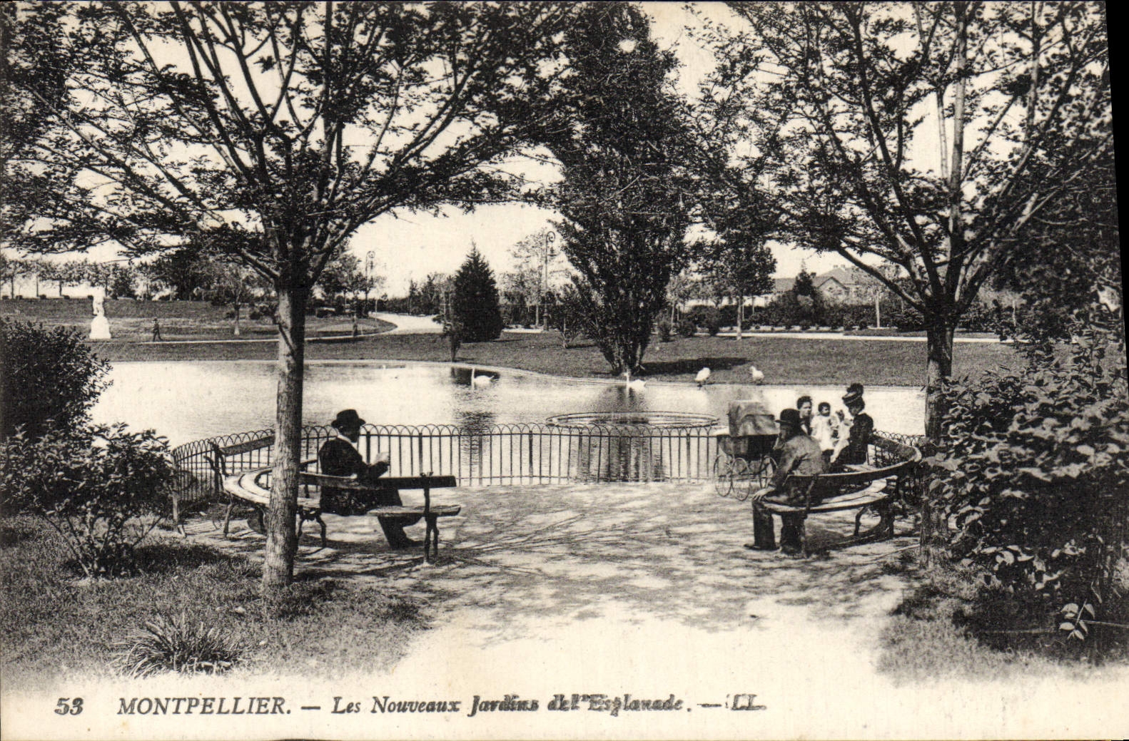 CPA Montpellier Les Nouveaux Jardins de l'esplanade