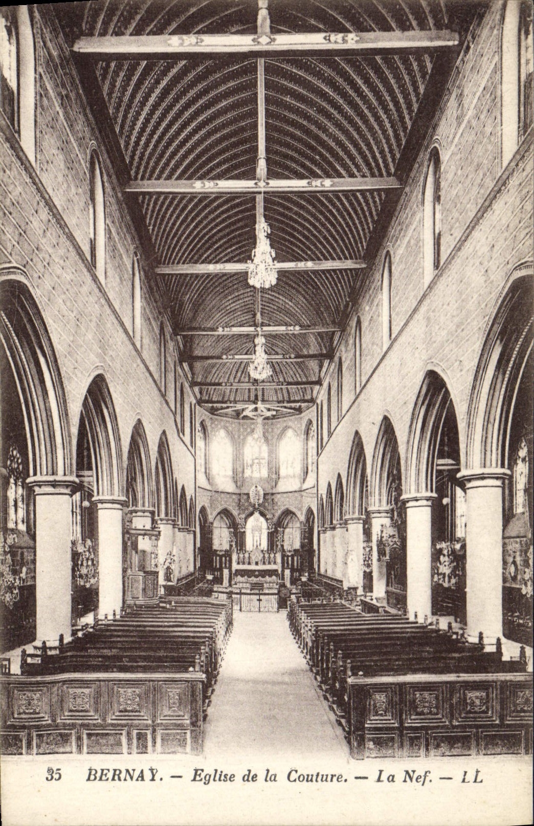 VINTAGE POSTCARD Bernay Church of the Seam the Nave