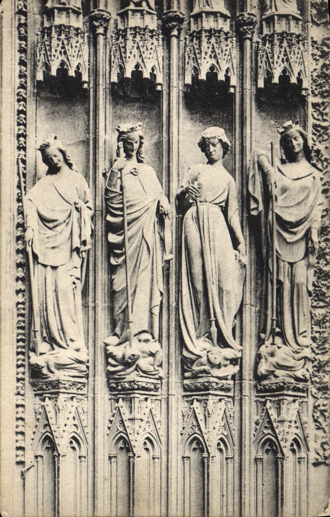 Estatuas de Estrasburgo de la POSTAL de la VENDIMIA de la puerta del lado izquierdo
