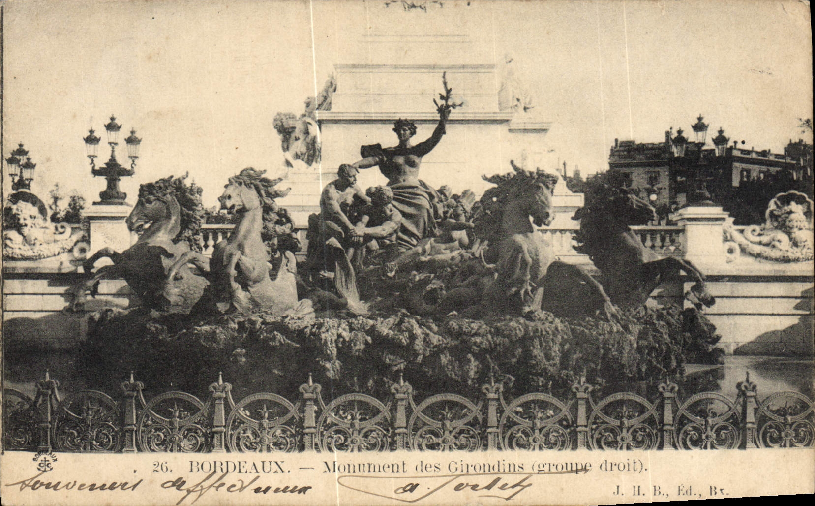 CPA Bordeaux Monument des Girondins 