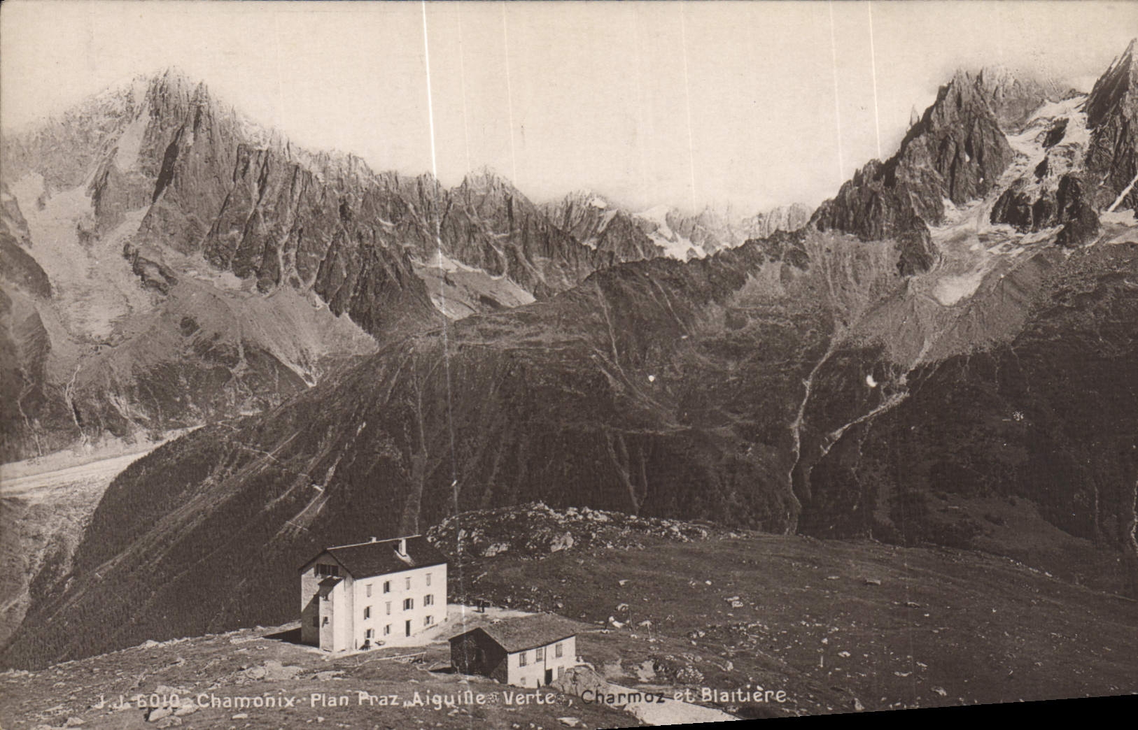 El plan Praz de Chamonix de la POSTAL de la VENDIMIA cambia Charmoz y Blaitiere verdes