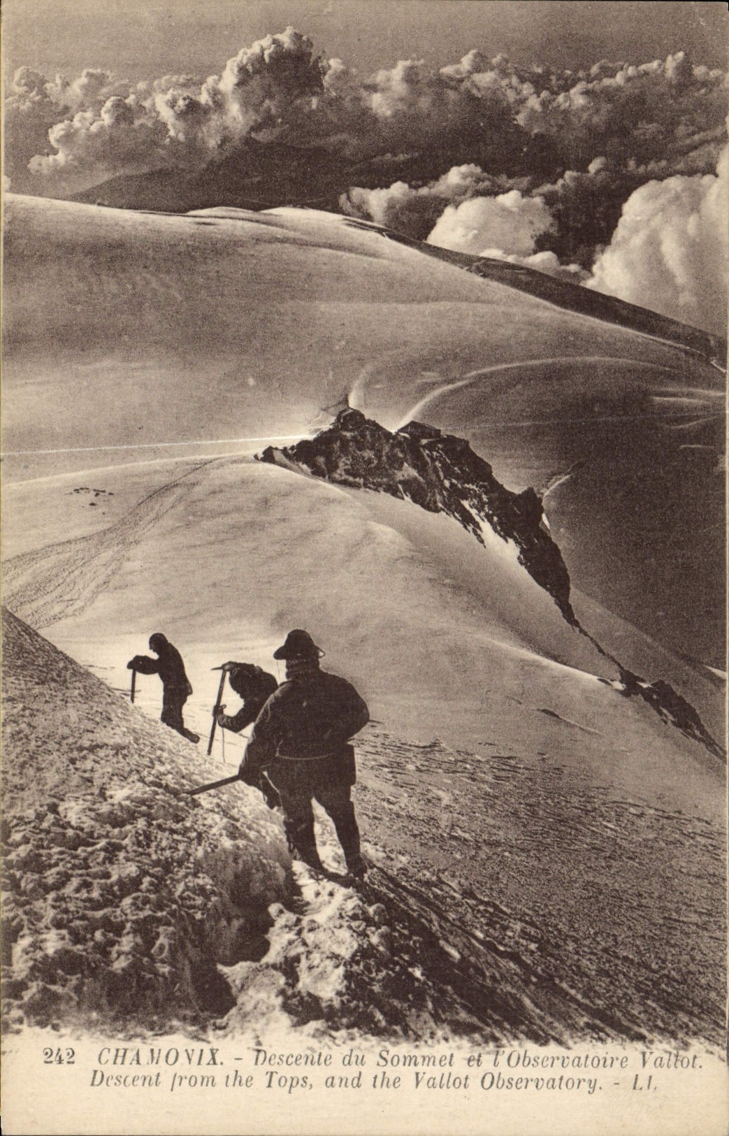 CPA Chamonix Descente du sommet et l'observatoire Vallot Alpinisme